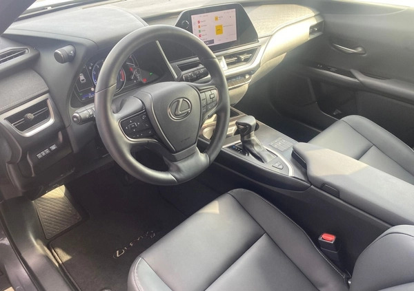 Lexus UX cena 159900 przebieg: 6367, rok produkcji 2022 z Sieraków małe 277